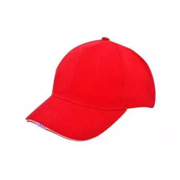 cap met licht rood