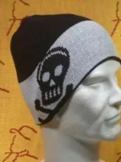 skate beanie doodshoofd-1